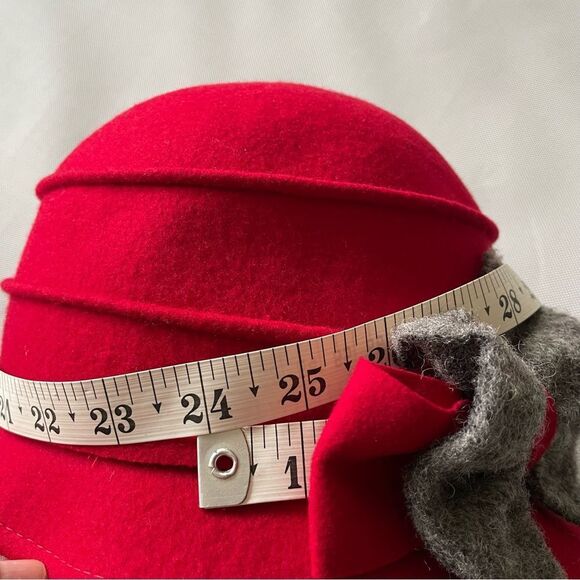 Red Felt 100% Wool Ribbed Cloche Hat Galliano Sorbatti Made in Italy - Picture 3 of 5
